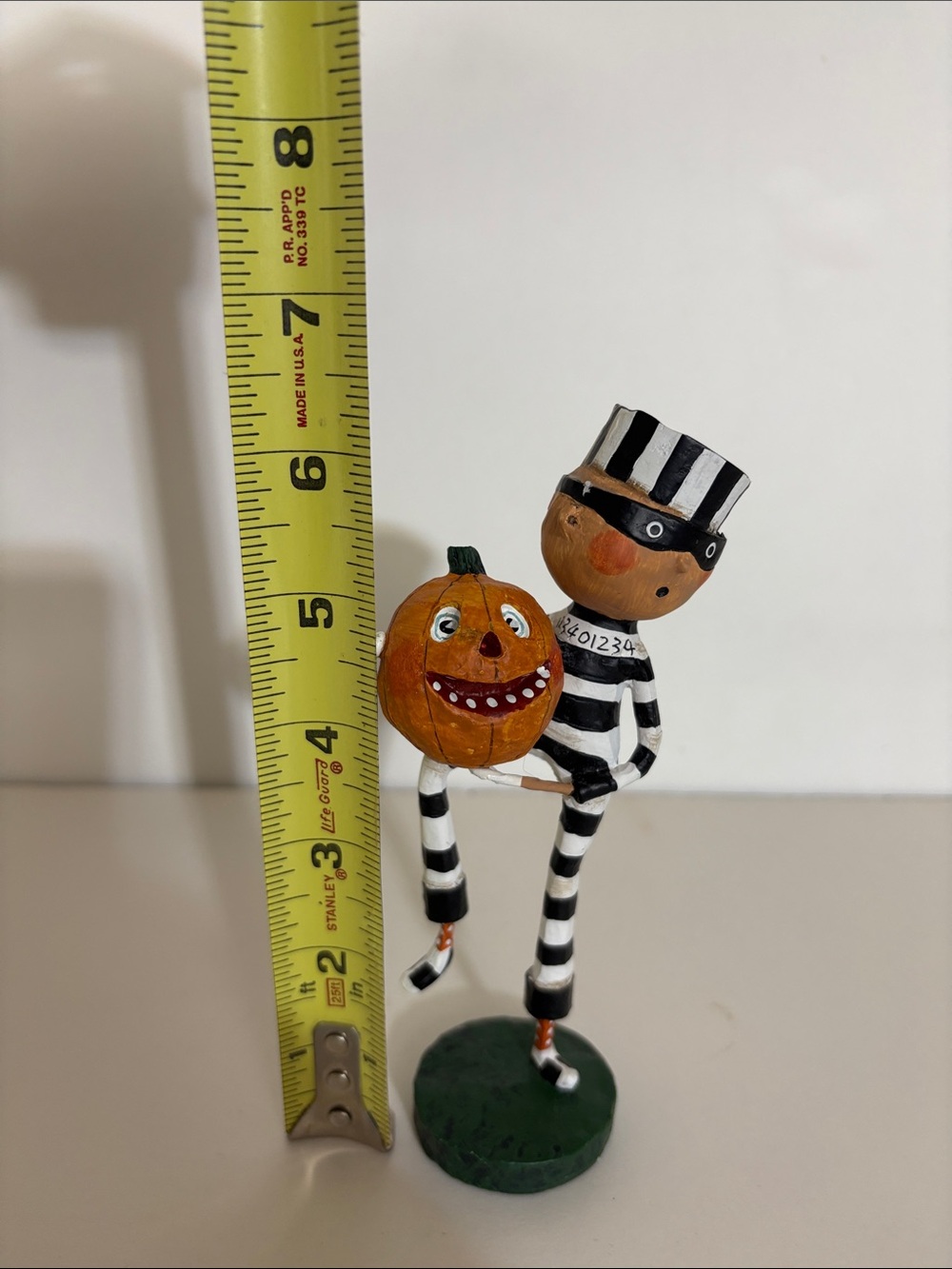 Lori Mitchell Pumpkin Thief figure - Picture 2 of 12